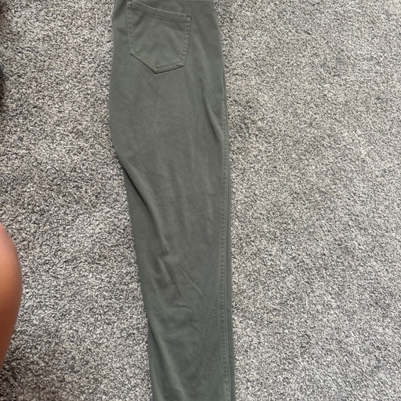 Maurice’s Capri pants - Picture 2 of 3